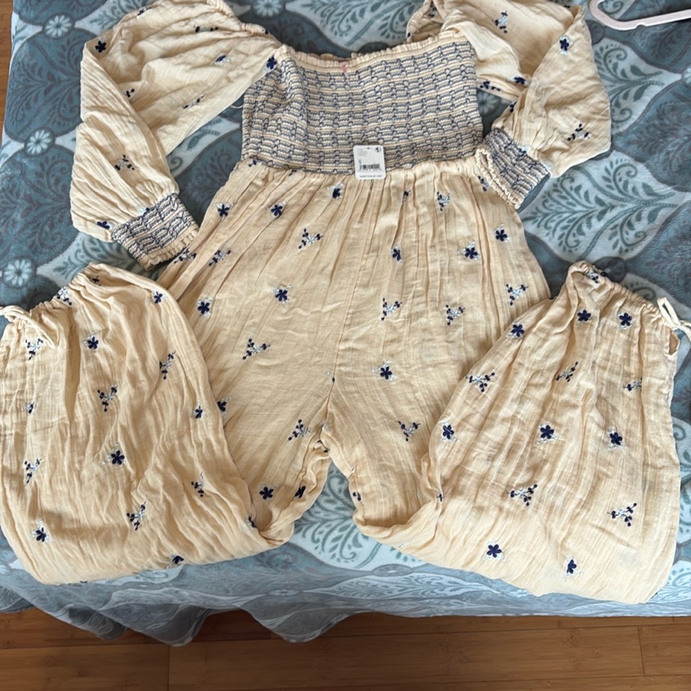 Unworn S Free People, cream color with blue flowers